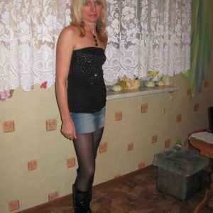 Envie de plaisir immédiat Valentina - rencontre-Cougar-Courbevoie