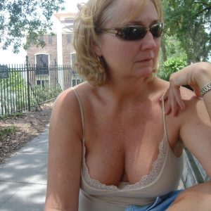 Un instant de complicité à Saint-Denis Elisabeth - rencontre-Cougar-Saint-Denis