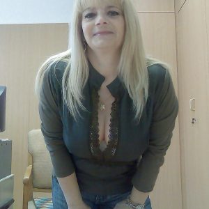 Léonie - rencontre-Milf-Nantes