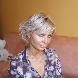 Costumière de théâtre à deux doigts du vice Flore - rencontre-MILF-Chelles
