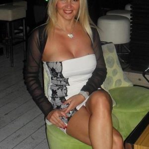 Fatiguée des jeux, juste envie de vivre l’instant Julie - rencontre-Milf-Charleville-Mézières