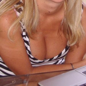 C’est moi ou tu es un ange tombé du ciel ? Charlotte - rencontre-Milf-Nîmes