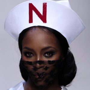 57 ans de feu à dissiper Nabila - rencontre-Cougar-Gap
